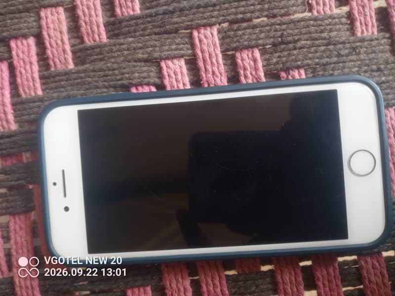 Apple iPhone 8 3