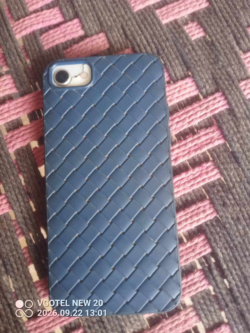 Apple iPhone 8 4