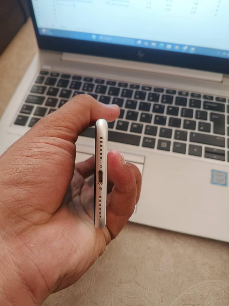Apple iPhone SE 2