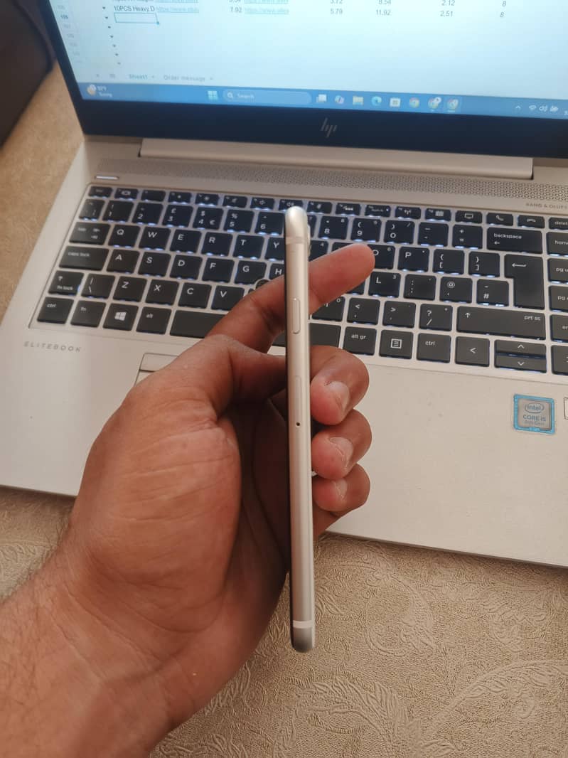 Apple iPhone SE 3