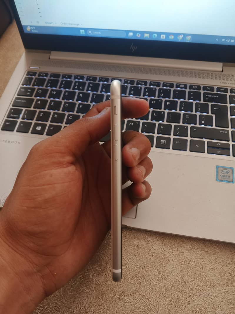 Apple iPhone SE 4