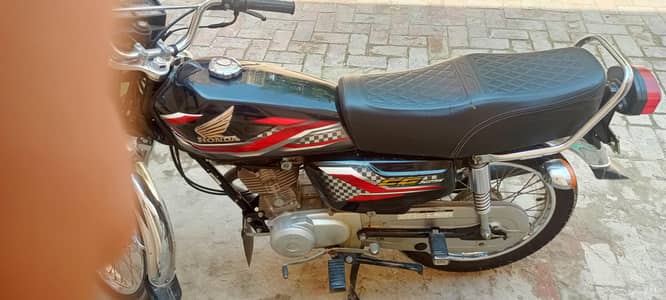 Honda 125 2023 Model – First Owner, 15,000 KM Genuine