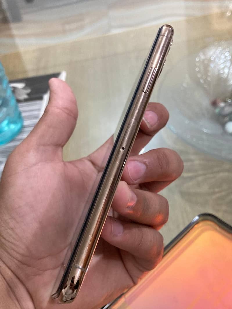 Iphone 11pro max (urgent sale) 5
