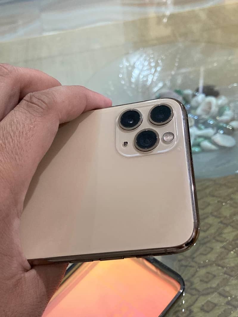 Iphone 11pro max (urgent sale) 4