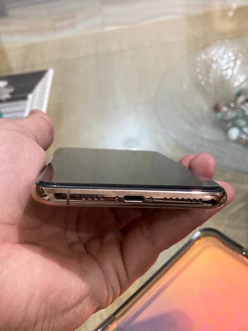 Iphone 11pro max (urgent sale) 7