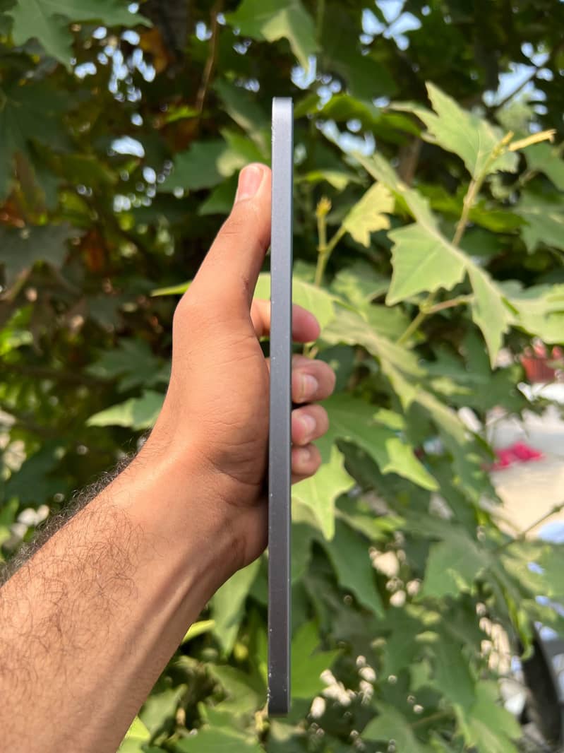 IPAD MINI 6 WITH BOX 4