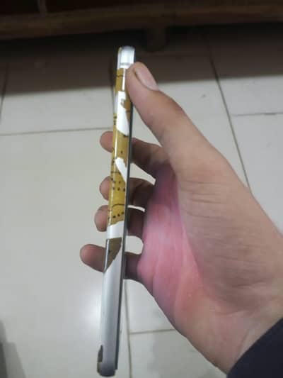 Samsung Mobile S21 FE one problm one green lina ha all ok  03216268127