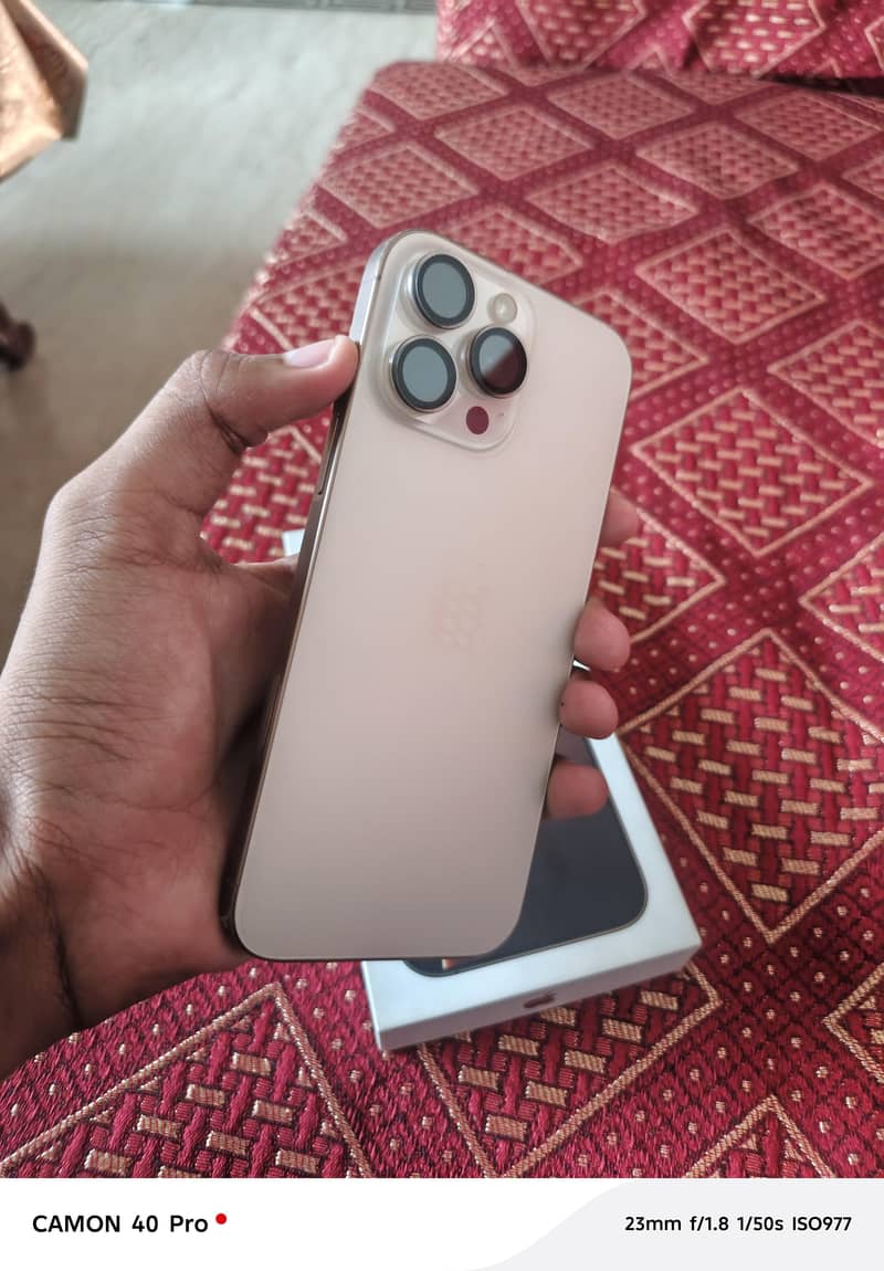 Apple iPhone 16 Pro Max 1