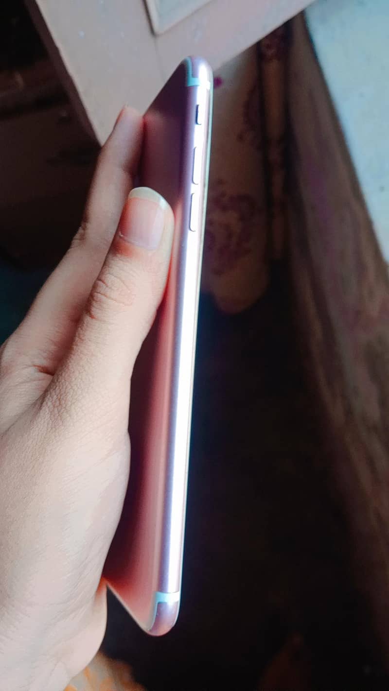 Apple iPhone 7 Plus 0