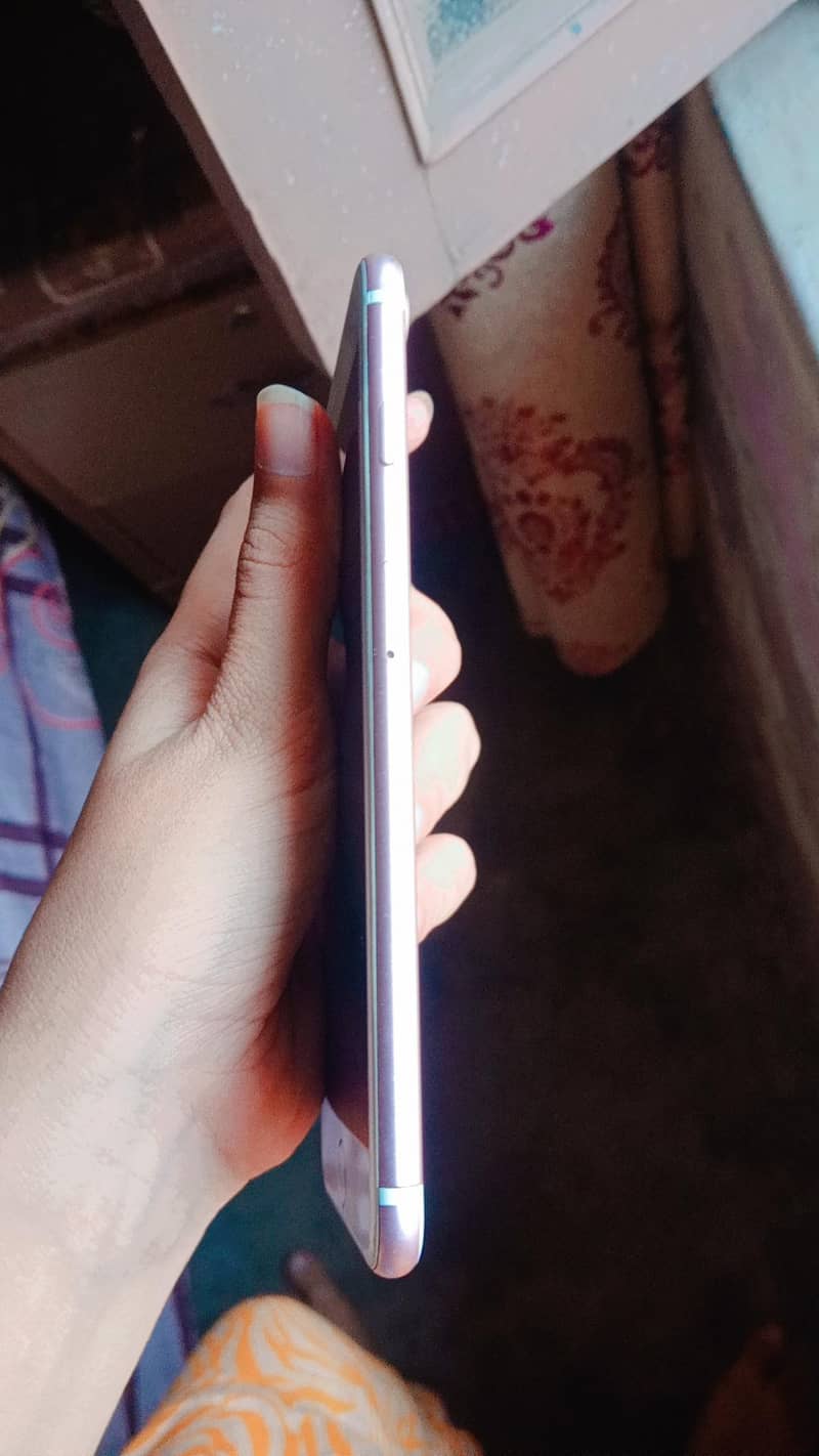Apple iPhone 7 Plus 2