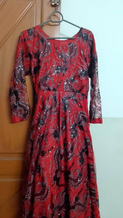 red shadi lehanga