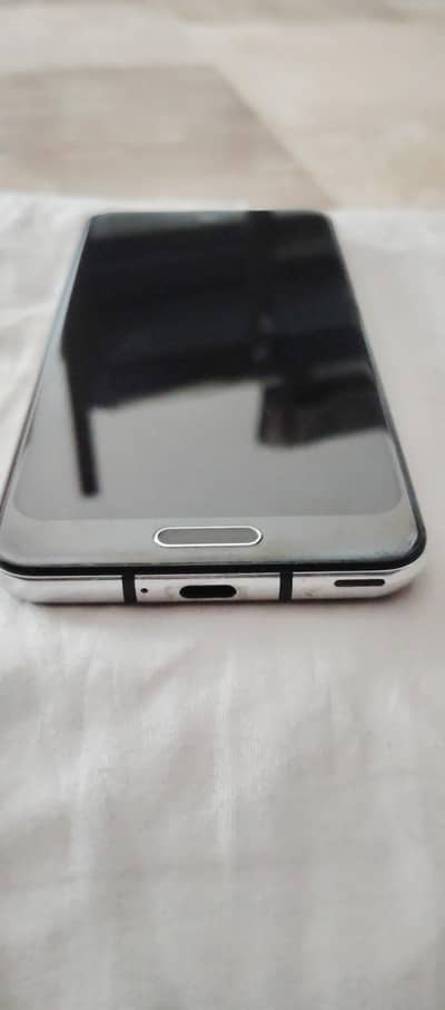 Aqous R2 Gameing Phone