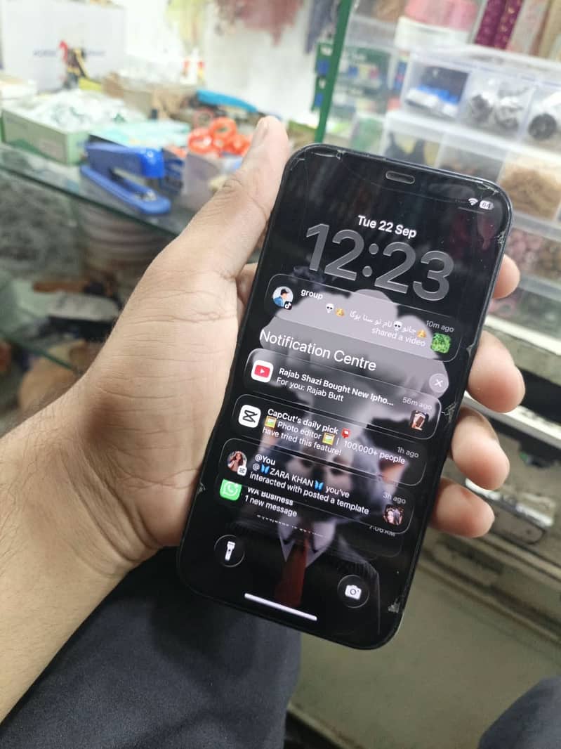 Apple iPhone 12 0