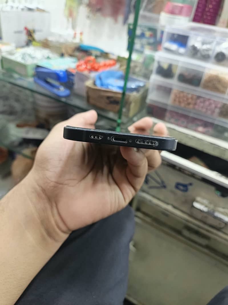 Apple iPhone 12 3