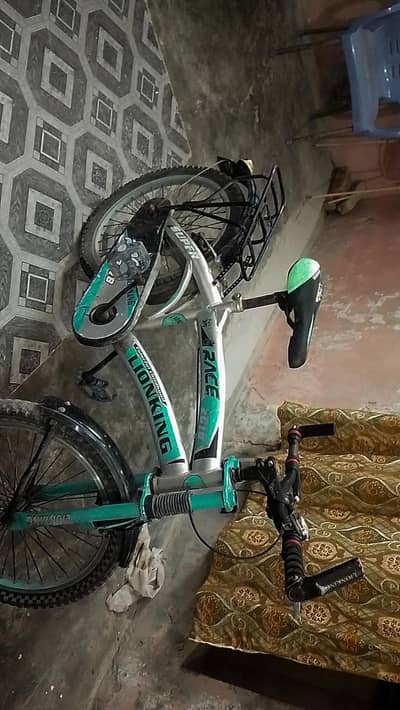 Mountain Bicycle / Cycle – Excellent Condition