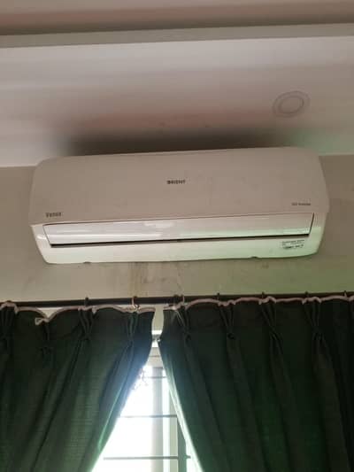 AC / Orient Inverter 1.5 Ton AC / Heat & Cool / Climate Control