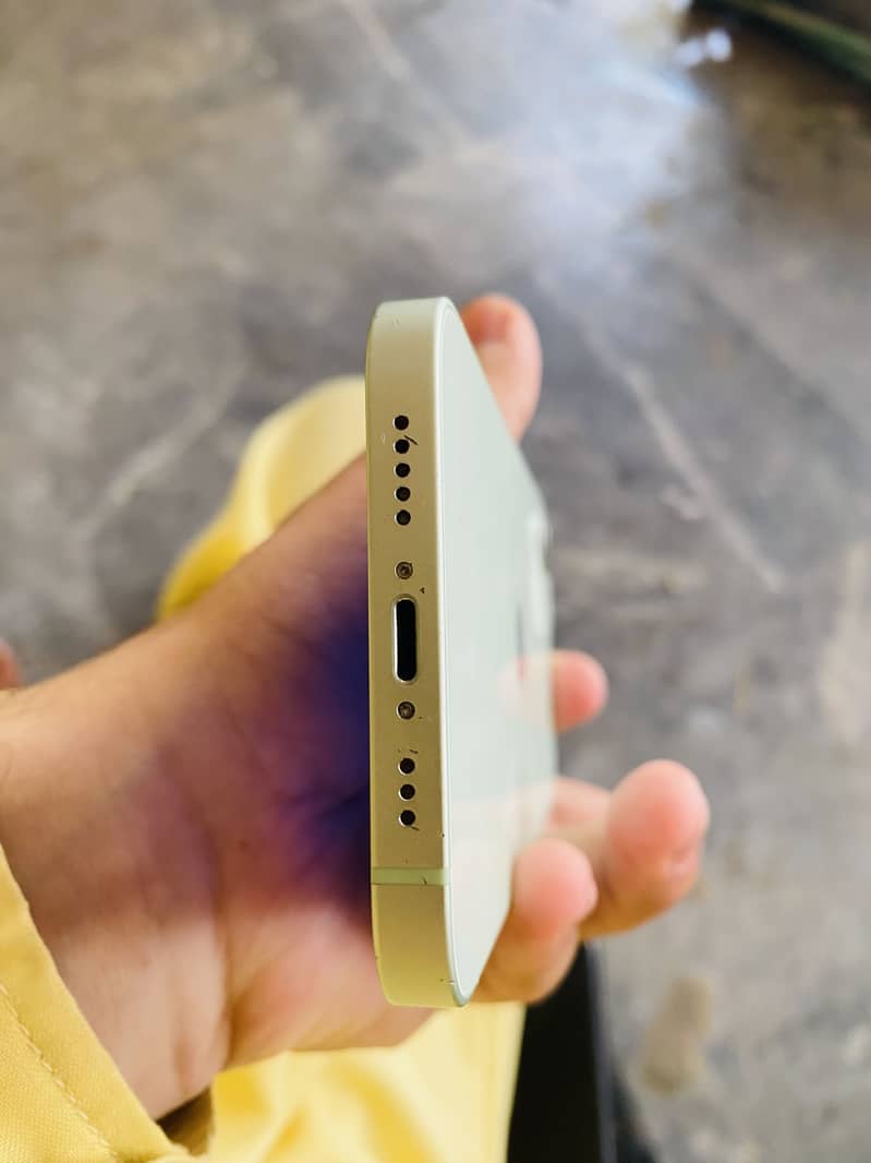 Apple iPhone 12 3