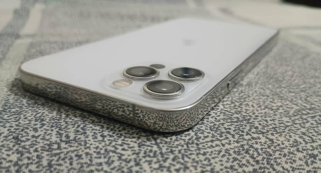 Apple iPhone 12 Pro 0