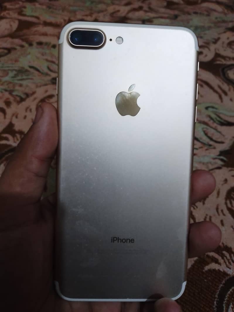 Apple iPhone 7 Plus 1