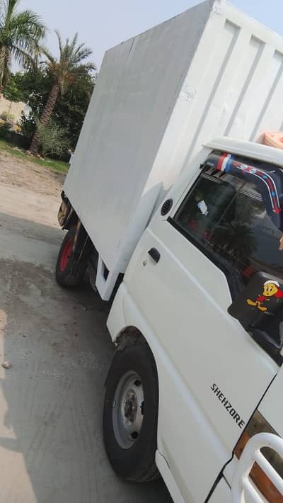 Hyundai shehzor 2008 model