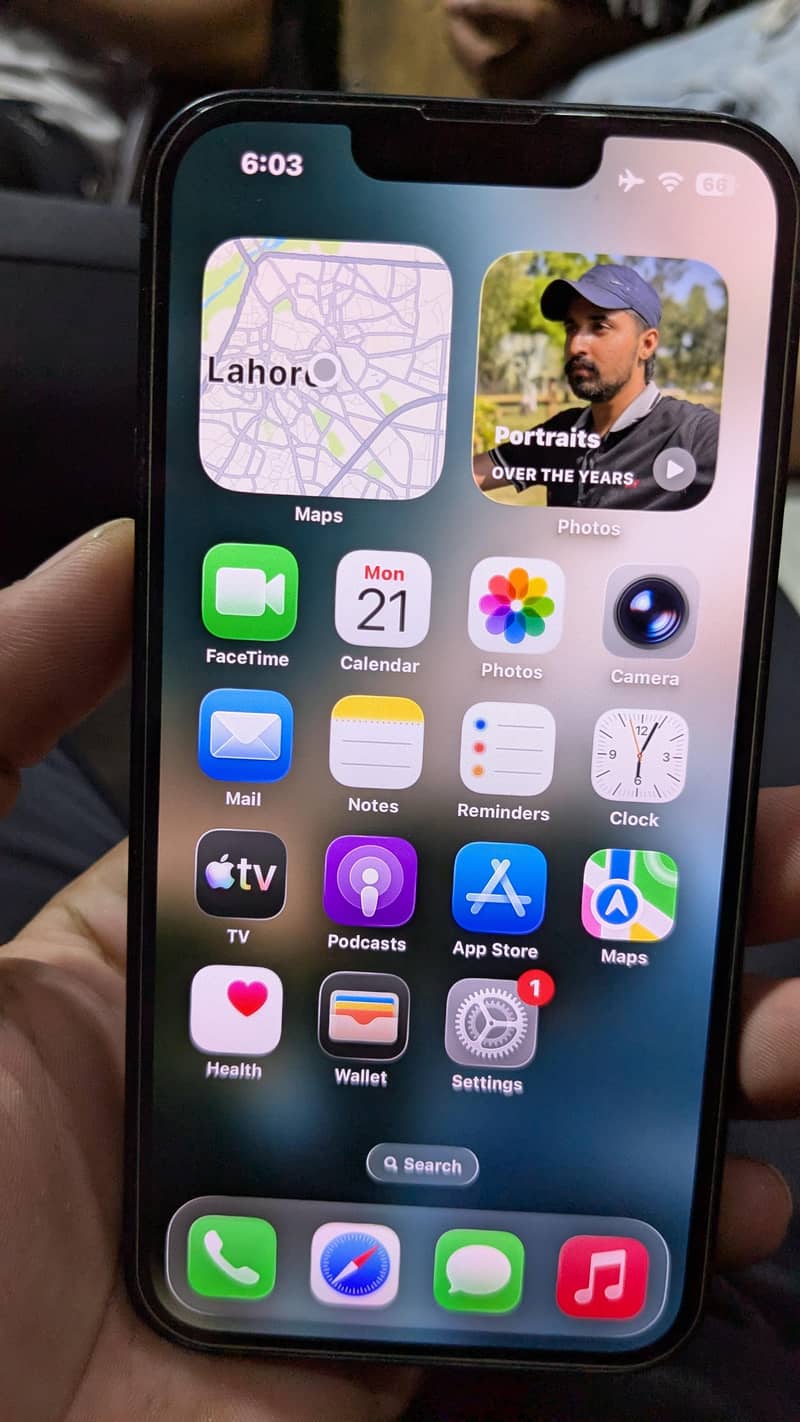 Apple iPhone 13 0