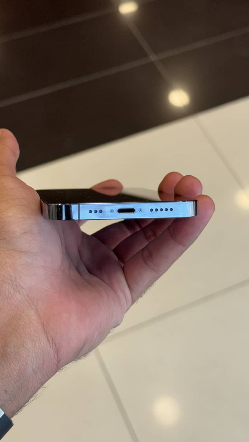 Apple iPhone 13 Pro 1