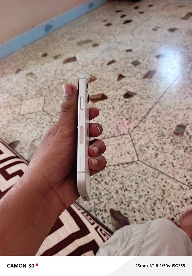 Apple iPhone 13 3