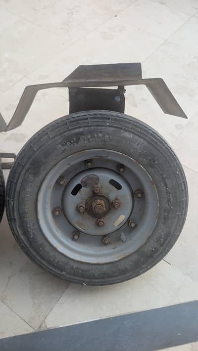 Bike supporting tyres/wheels