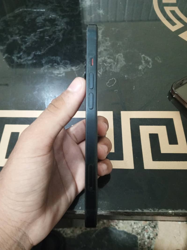 Apple iPhone 13 3