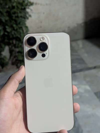 Apple iPhone 16 Pro Max