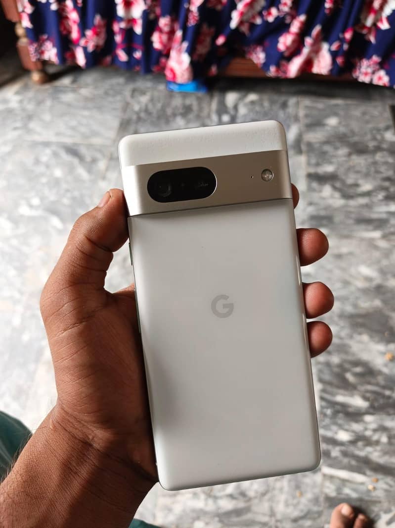 Google Pixel 7 4