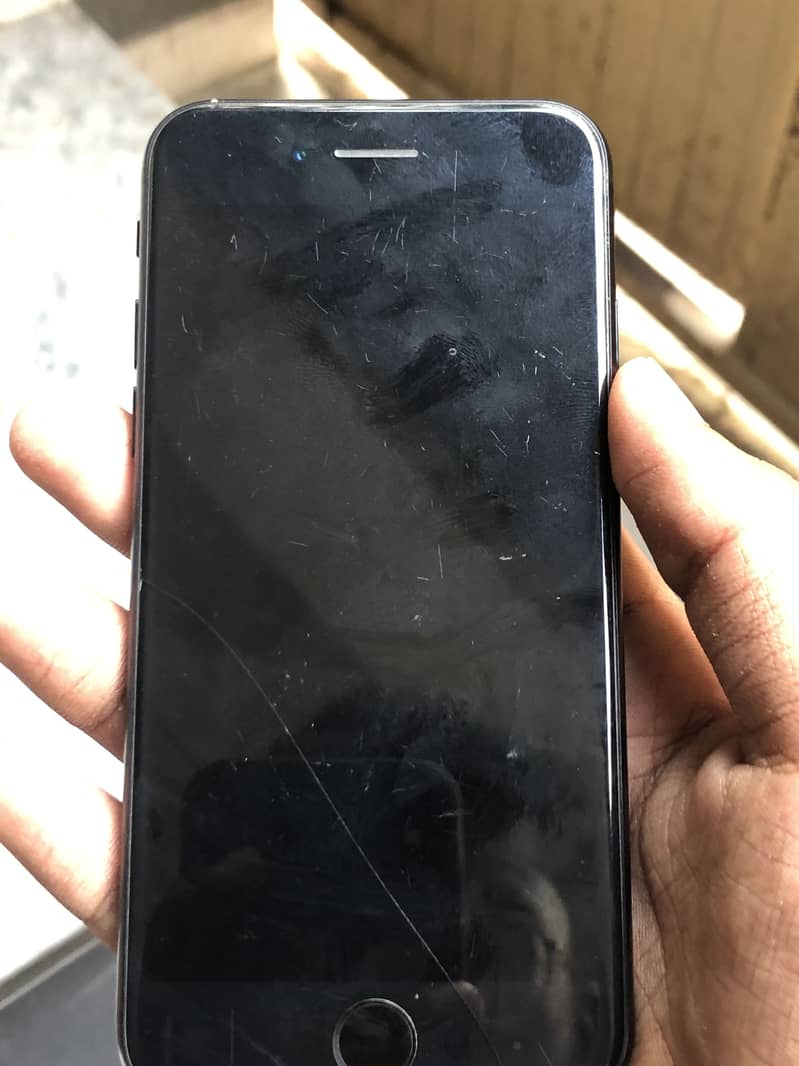 Apple iPhone SE 6