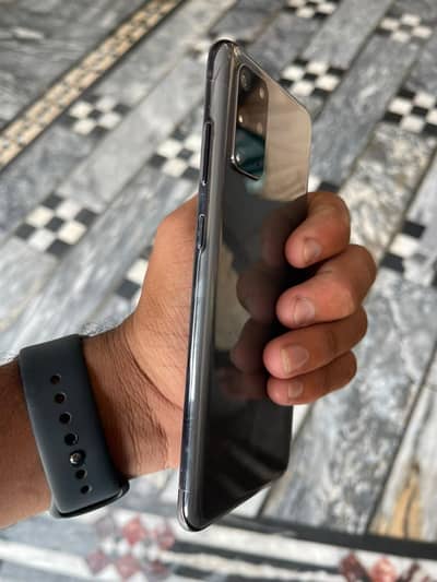 Samsung Mobile S20 Plus