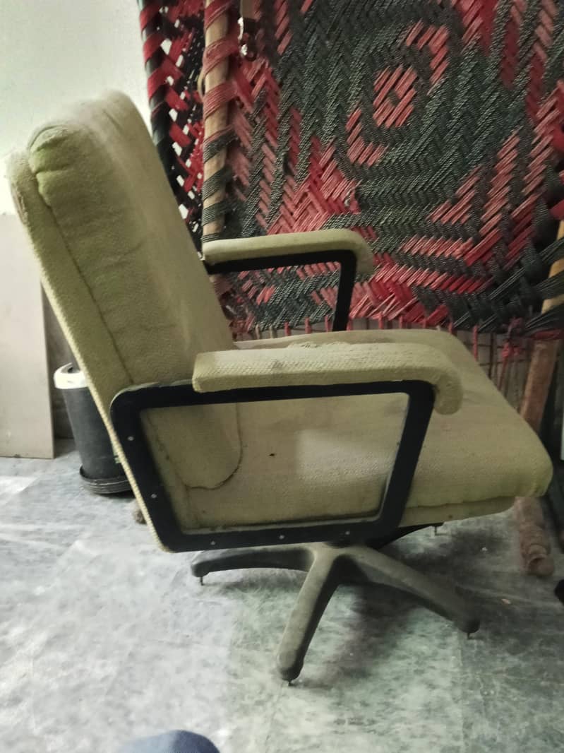 Study chair 1