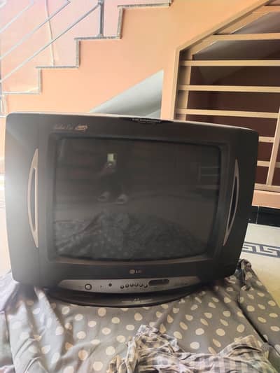 LG Tv led full size all okie working