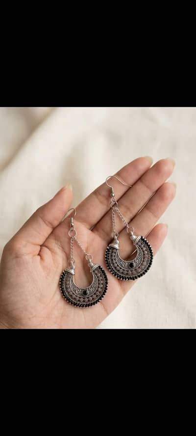 Elegant Silver Chandbali