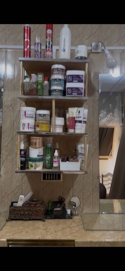 Running beauty saloon