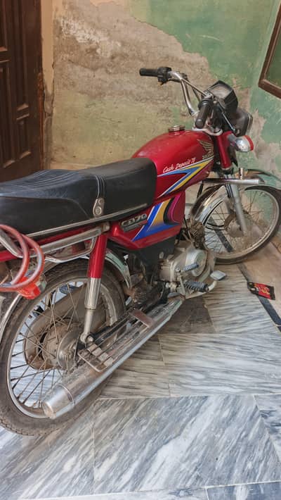 CD70 10 MODEL