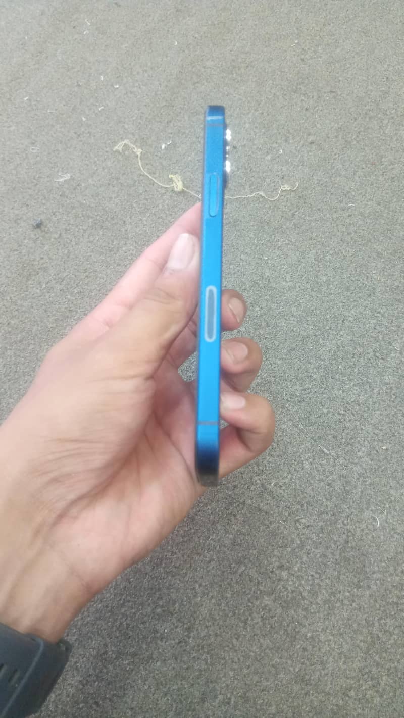 Apple iPhone 12 3