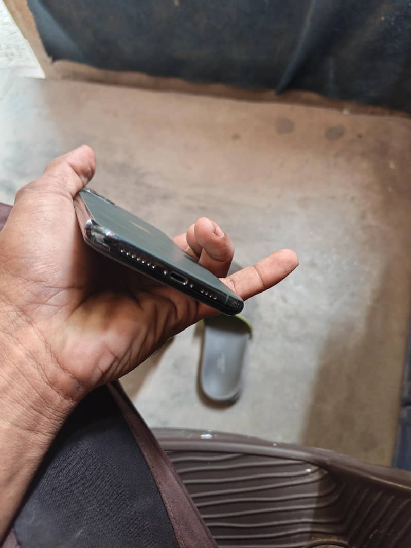Apple iPhone 11 Pro Max 5