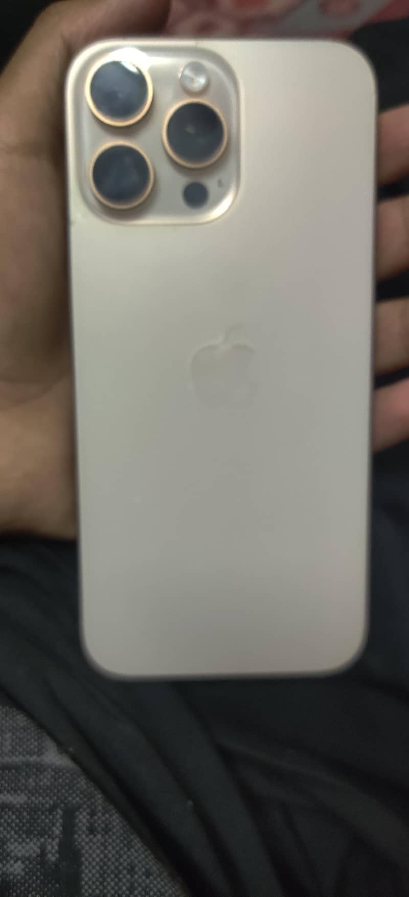 Apple iPhone 16 Pro Max 1