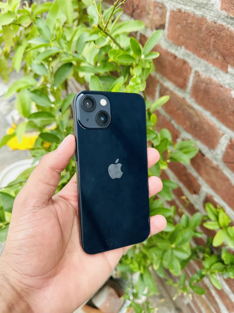 Apple iPhone 13 4