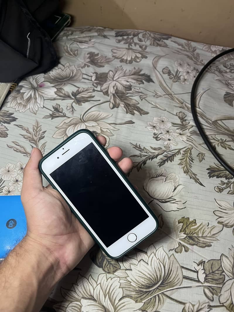 Apple iPhone 6S 3