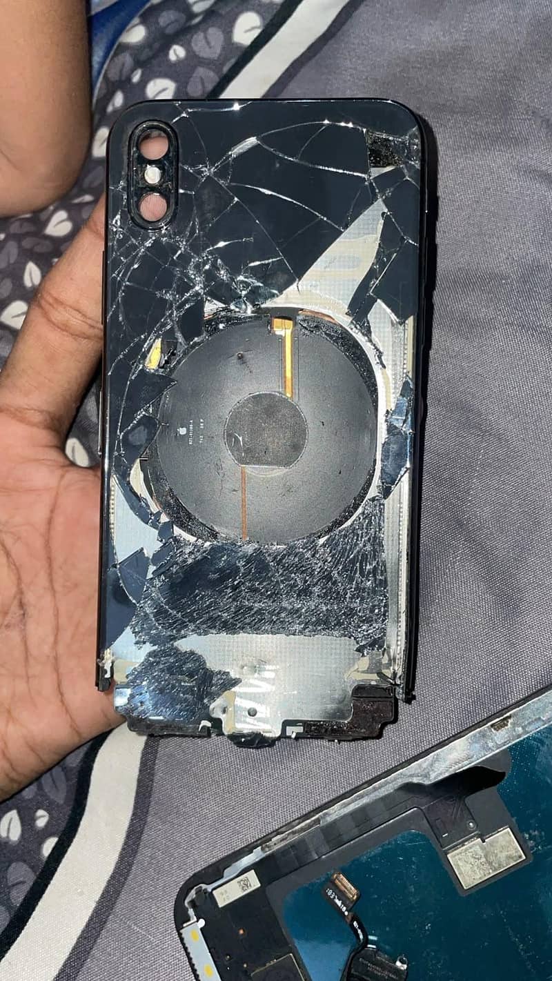 Apple iPhone X 4