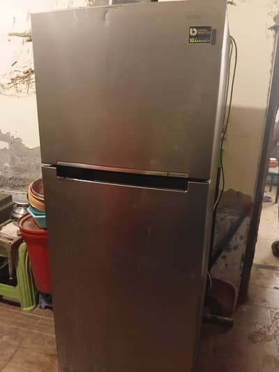 Samsung Fridge Digital inverter series full king size. Gas recharge req