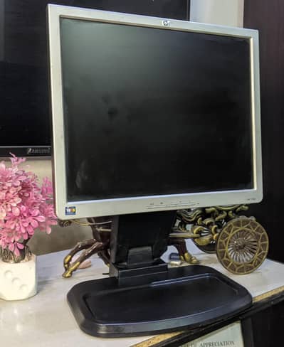 HP L1740 17-inch LCD computer monitor for sale with VGA cable