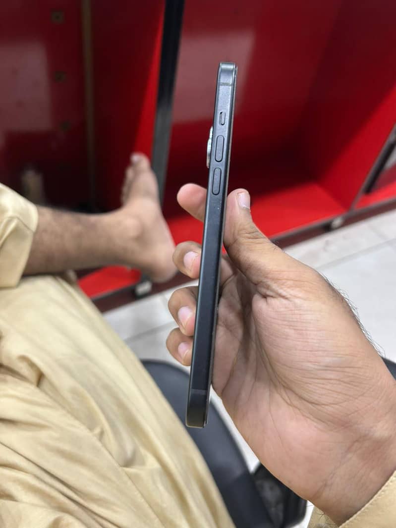 Apple iPhone 15 plus 7