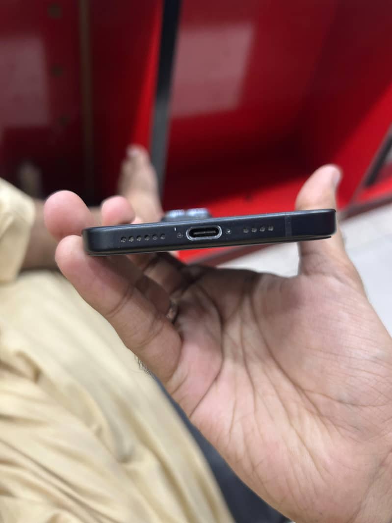 Apple iPhone 15 plus 8