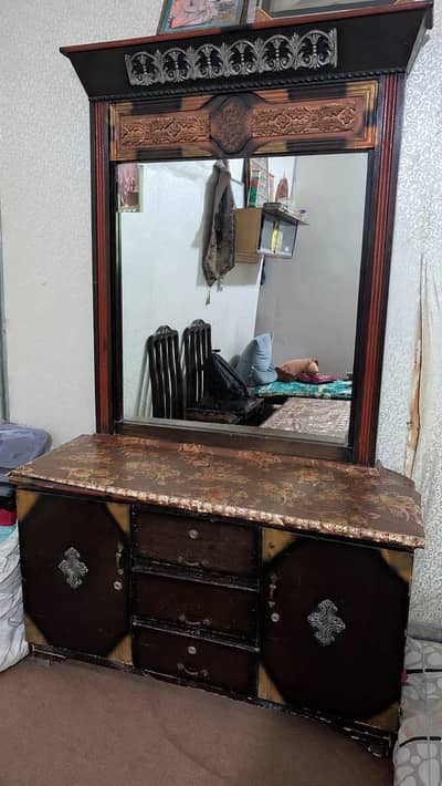 Bed Queen Size with Dressing Table and Ortho Mattress