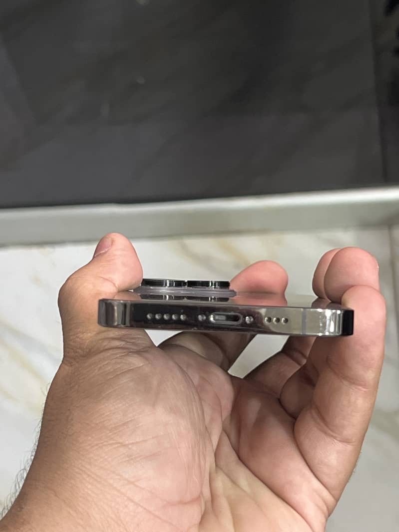 Apple iPhone 13 Pro 2